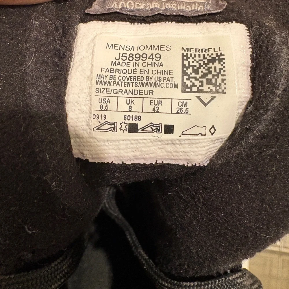 Merrell Men's Black winter boots - Picture 2 of 5